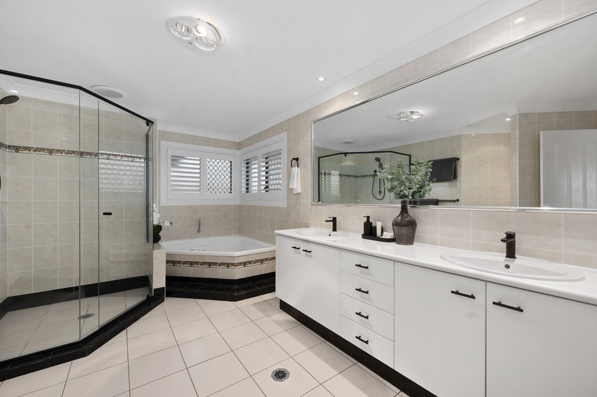 9 St Helens Court Burleigh Waters 19