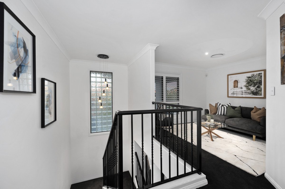 9 St Helens Court Burleigh Waters 21