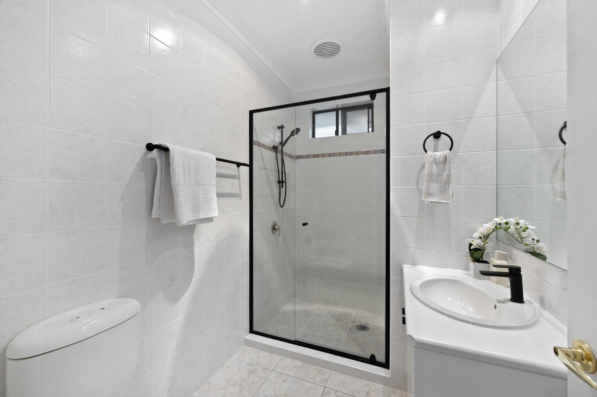 9 St Helens Court Burleigh Waters 23