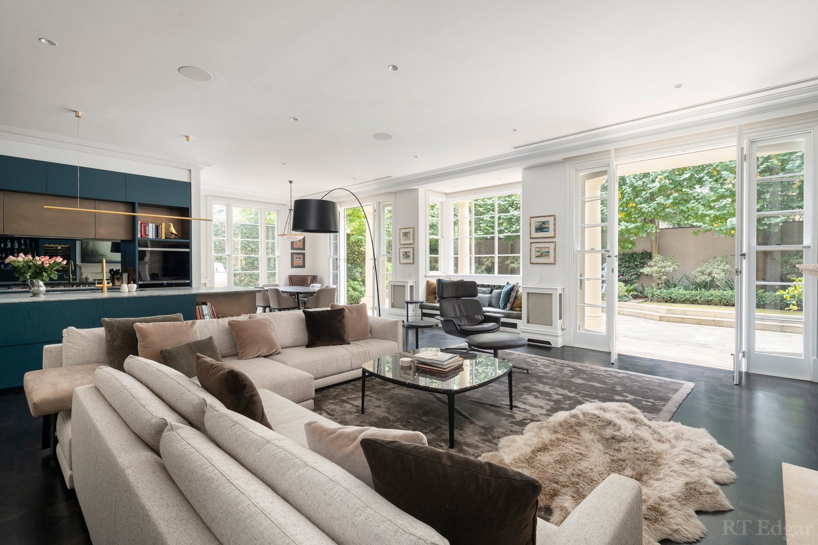 Real Estate and Property in 9 Stradbroke Avenue, Toorak, VIC