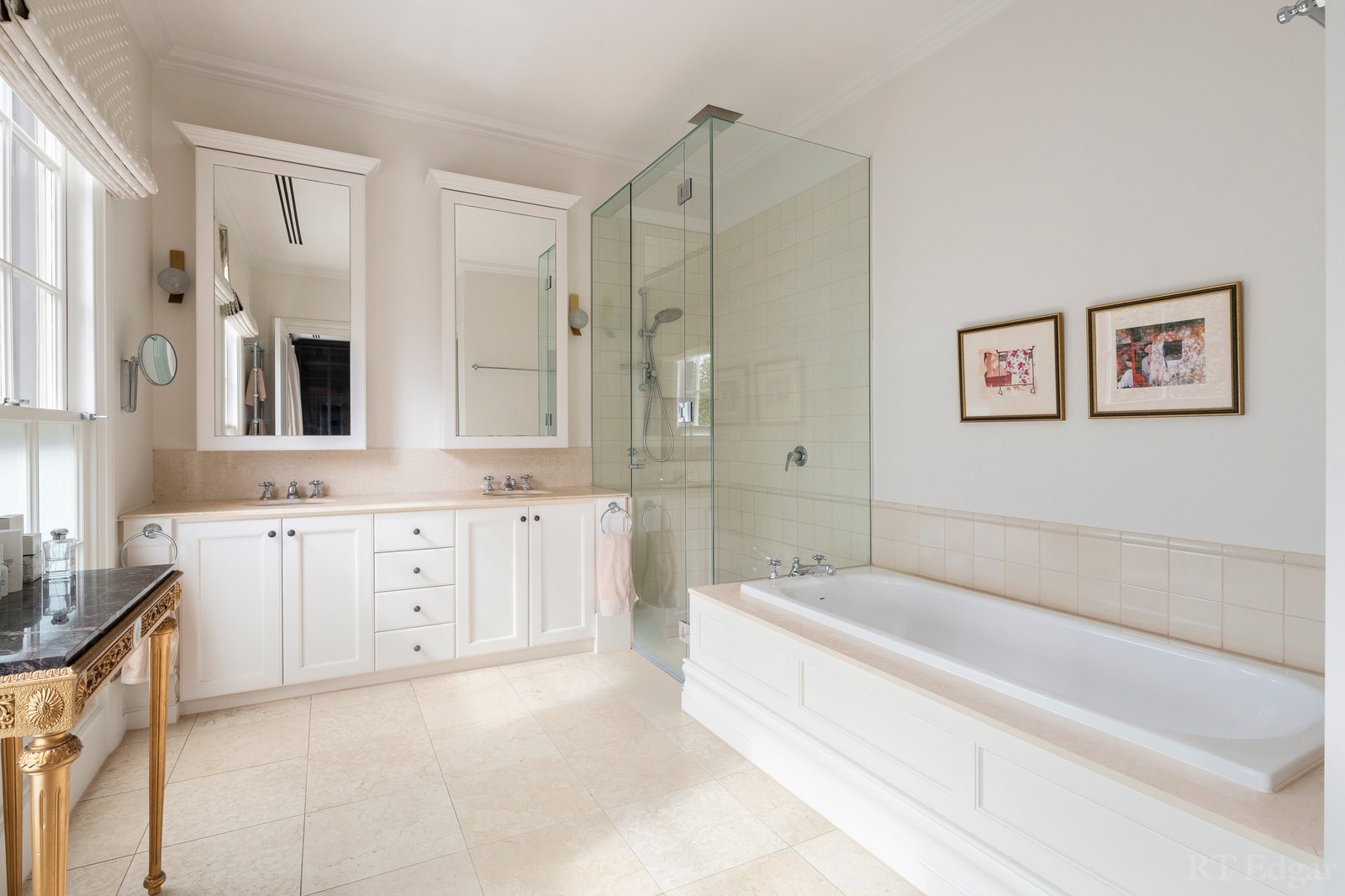 Real Estate and Property in 9 Stradbroke Avenue, Toorak, VIC