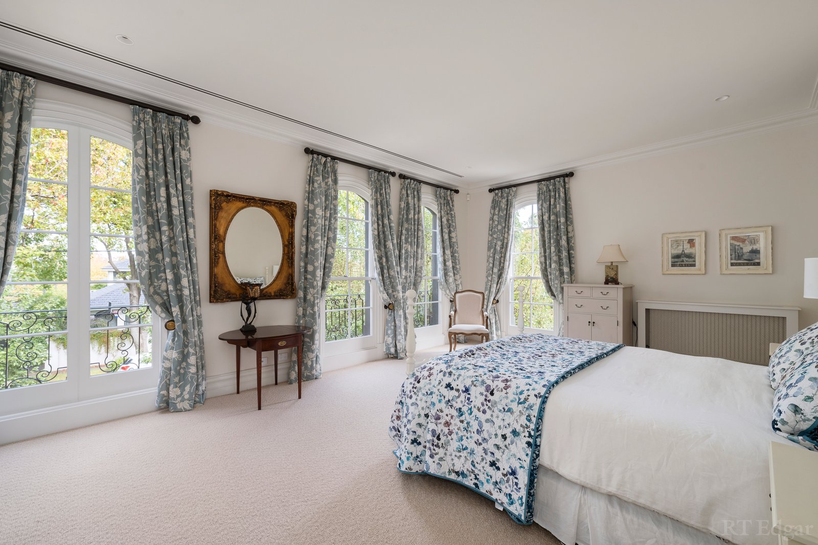 Real Estate and Property in 9 Stradbroke Avenue, Toorak, VIC