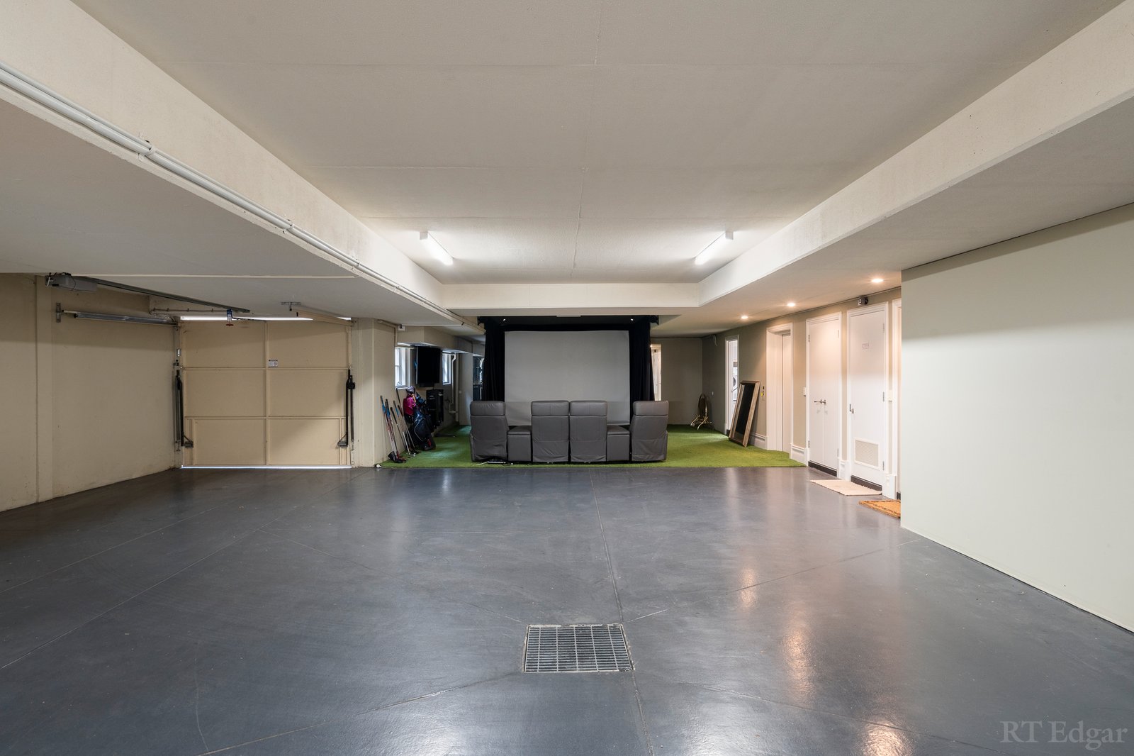 Real Estate and Property in 9 Stradbroke Avenue, Toorak, VIC