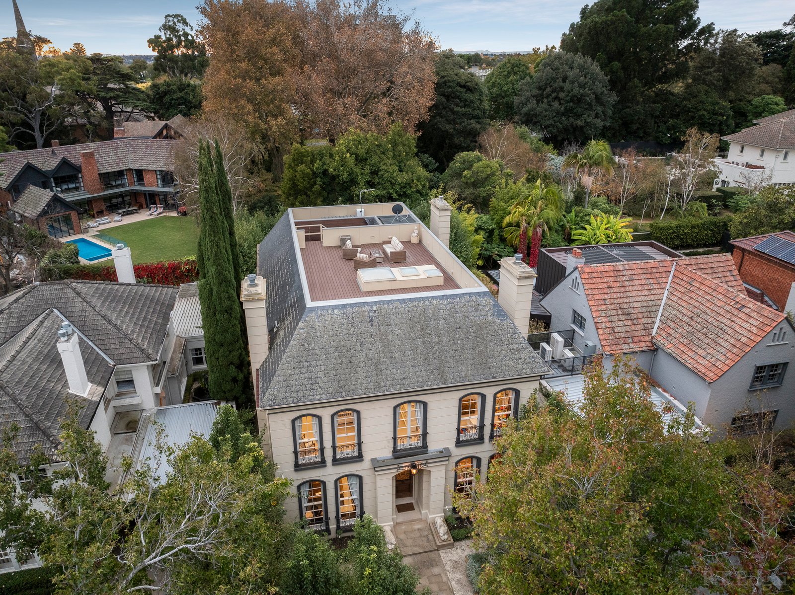 Real Estate and Property in 9 Stradbroke Avenue, Toorak, VIC