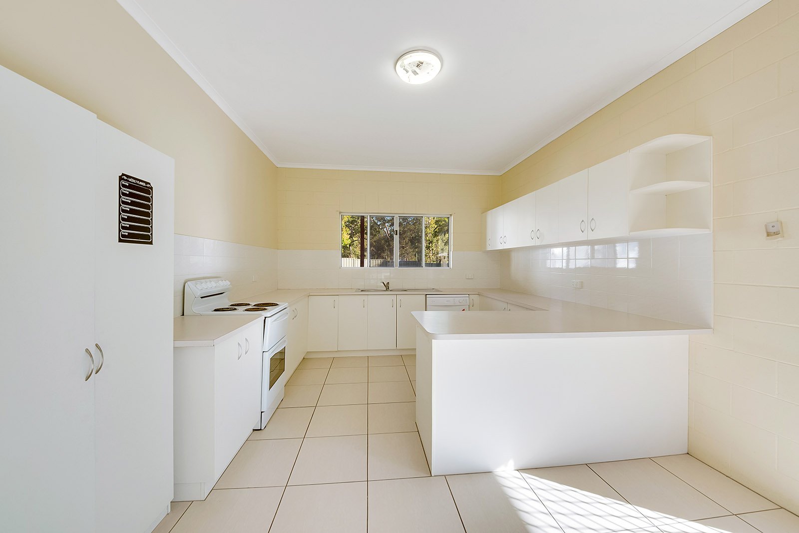 9 Strauss Court TANNUM SANDS 14