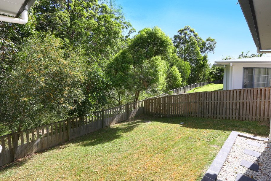 9 Sunbird Court GILSTON 3