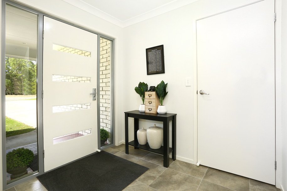 9 Sunbird Court GILSTON 4