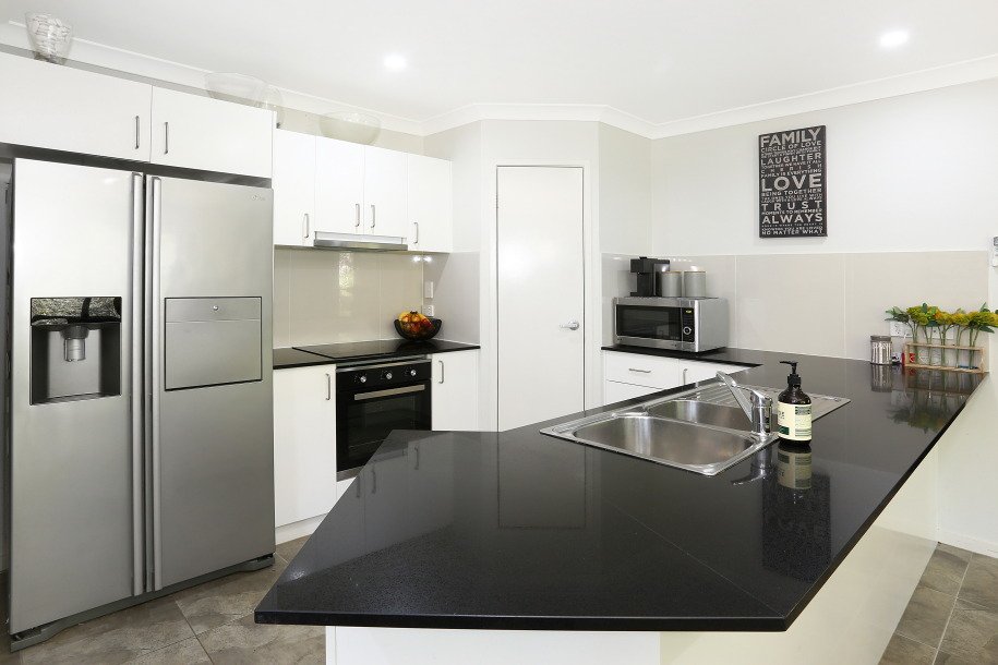 9 Sunbird Court GILSTON 5