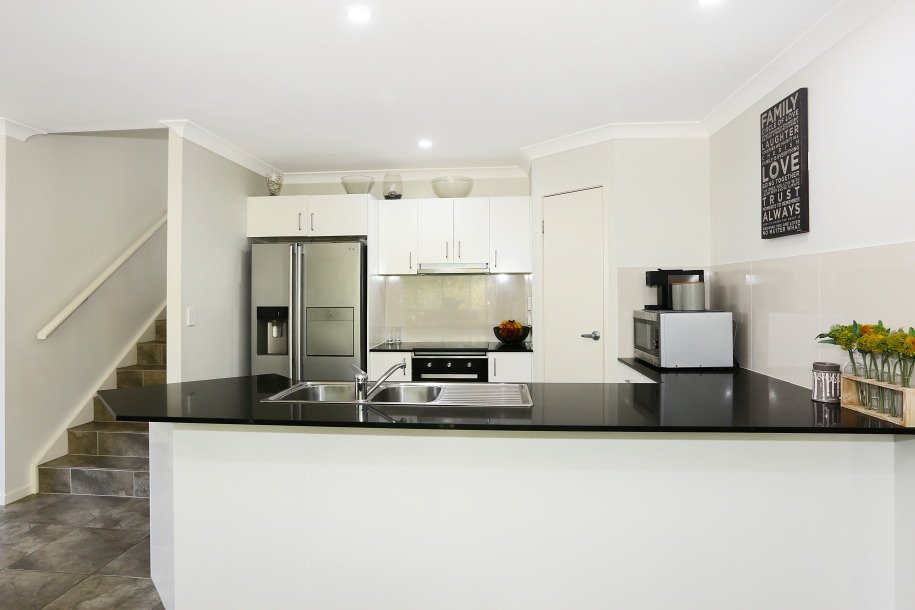 9 Sunbird Court GILSTON 6