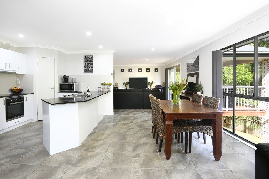 9 Sunbird Court GILSTON 7