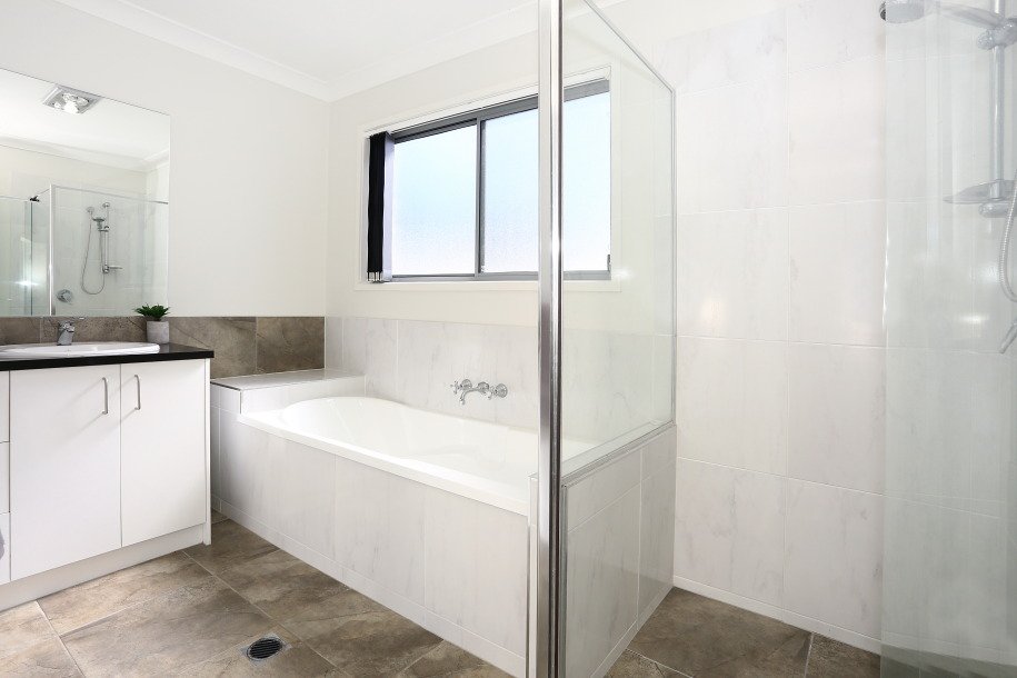9 Sunbird Court GILSTON 18