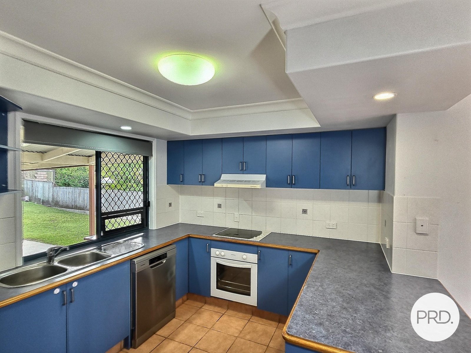 9 Swains Court BOYNE ISLAND 3