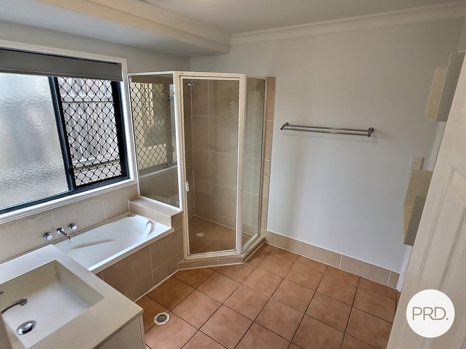 9 Swains Court BOYNE ISLAND 11