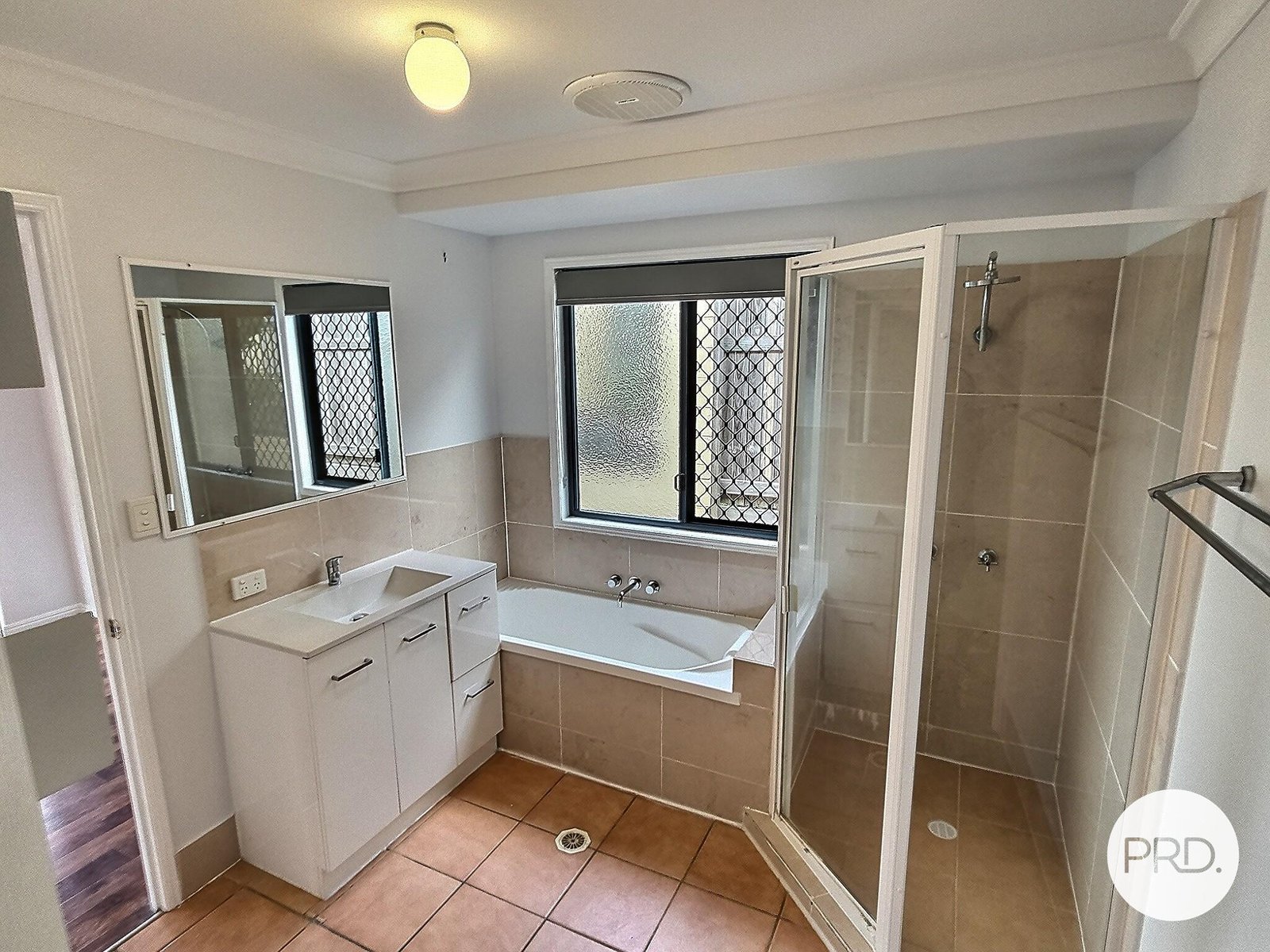 9 Swains Court BOYNE ISLAND 12