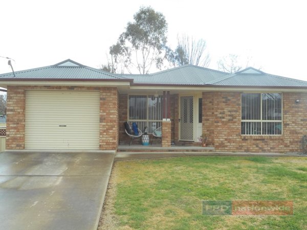 9 Sydney Street TUMUT 1