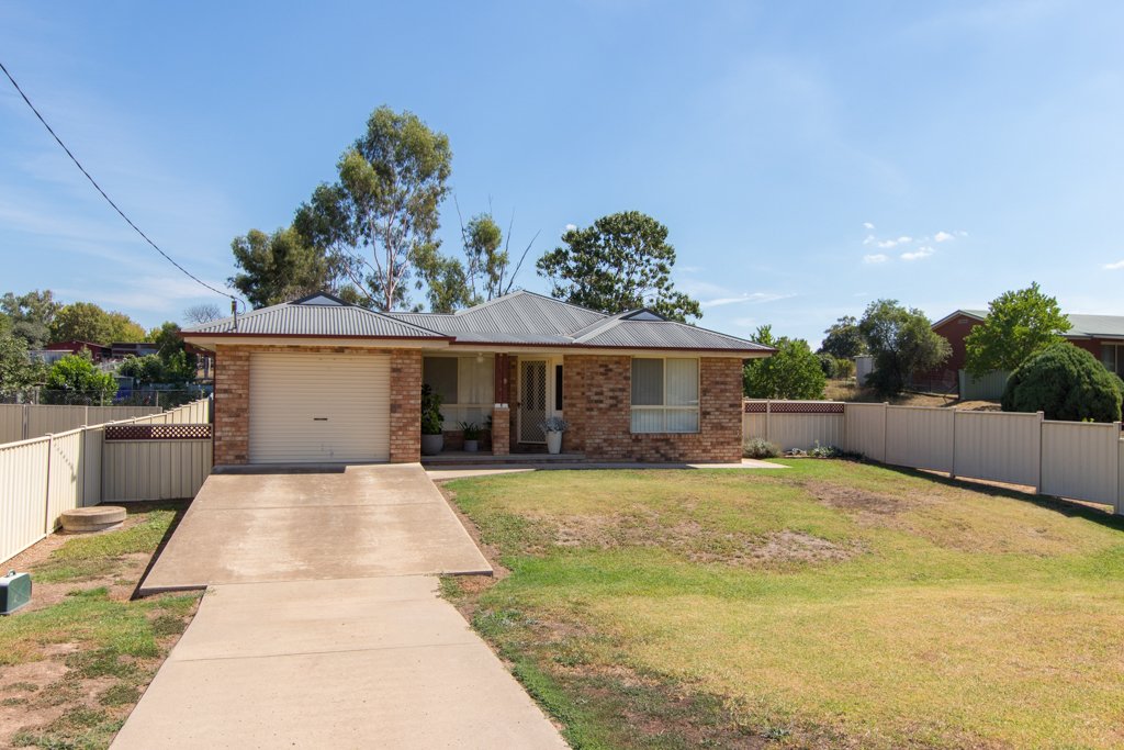 9 Sydney Street TUMUT 16