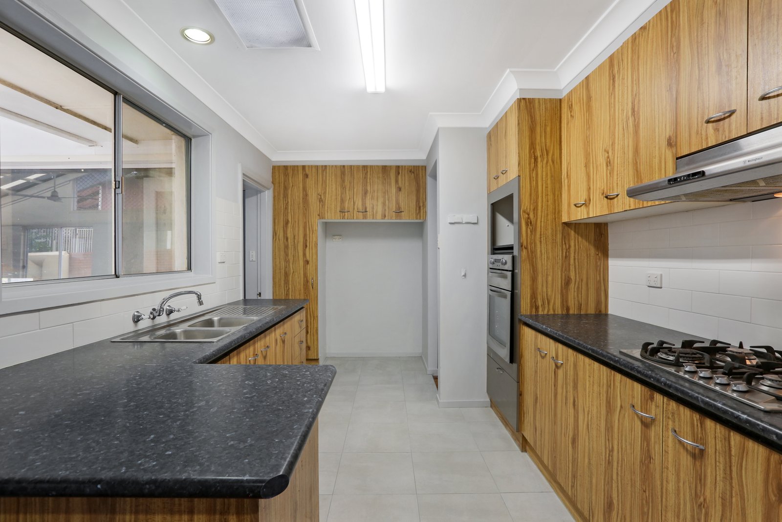 9 Tarana Avenue KANAHOOKA 4