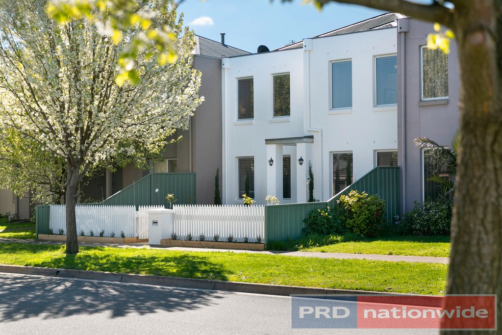 9 Taunton Place LAKE GARDENS 2