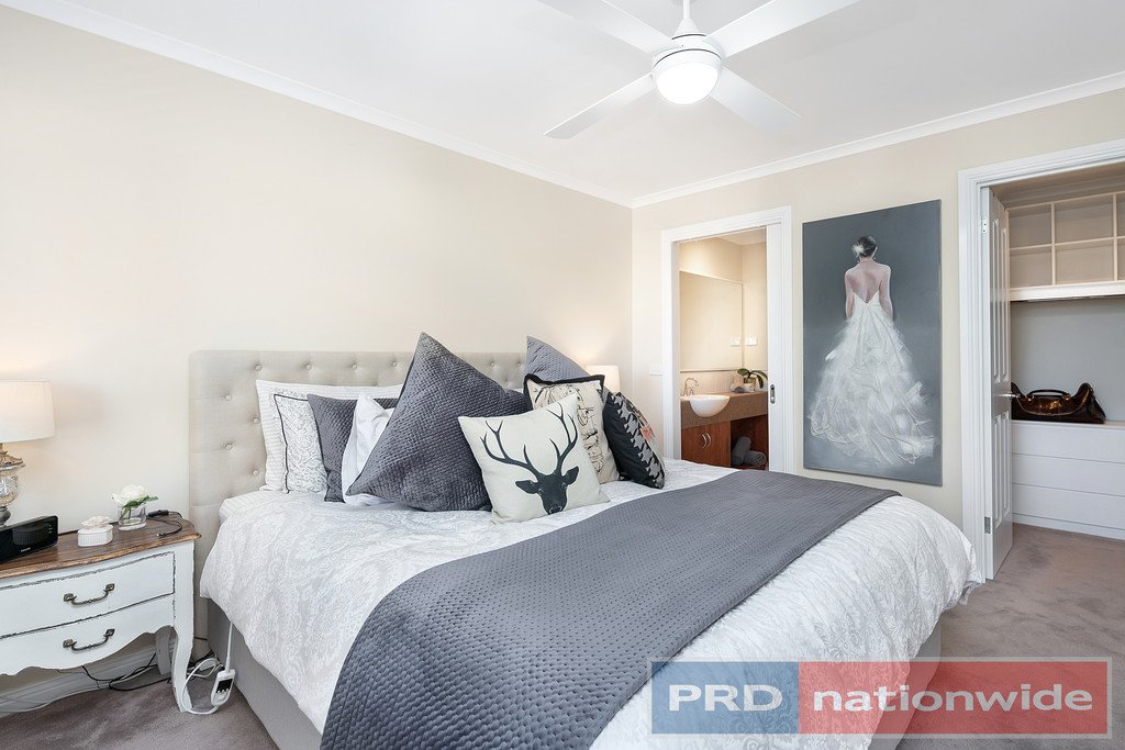 9 Taunton Place LAKE GARDENS 14