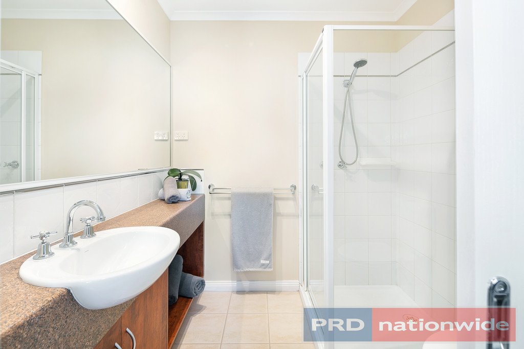 9 Taunton Place LAKE GARDENS 16