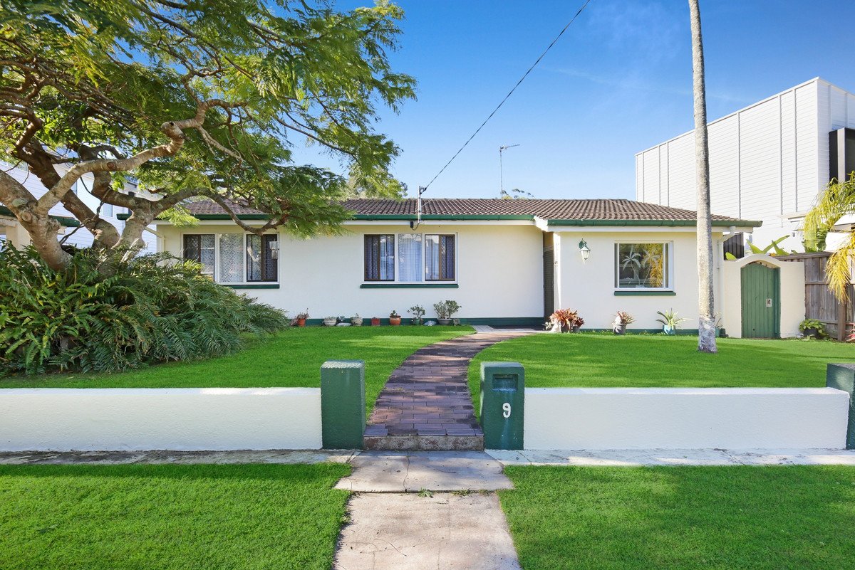 9 Tawarri Crescent Burleigh Heads 1