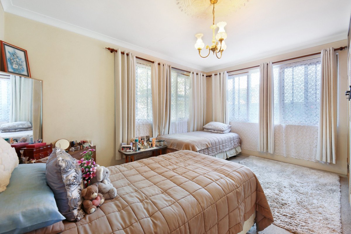 9 Tawarri Crescent Burleigh Heads 11