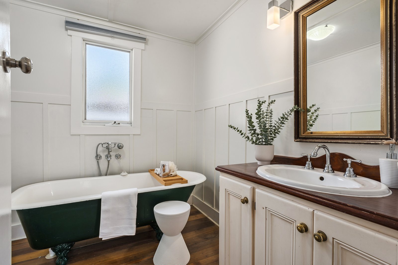 Real Estate and Property in 9 Templeton Street, Woodend, VIC