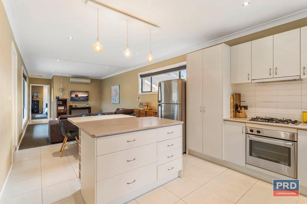 9 Tennyson Street QUARRY HILL 11