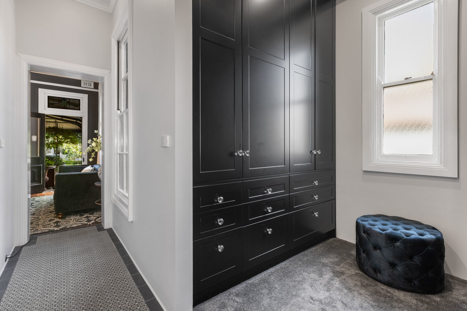 9 The Avenue LORN 18