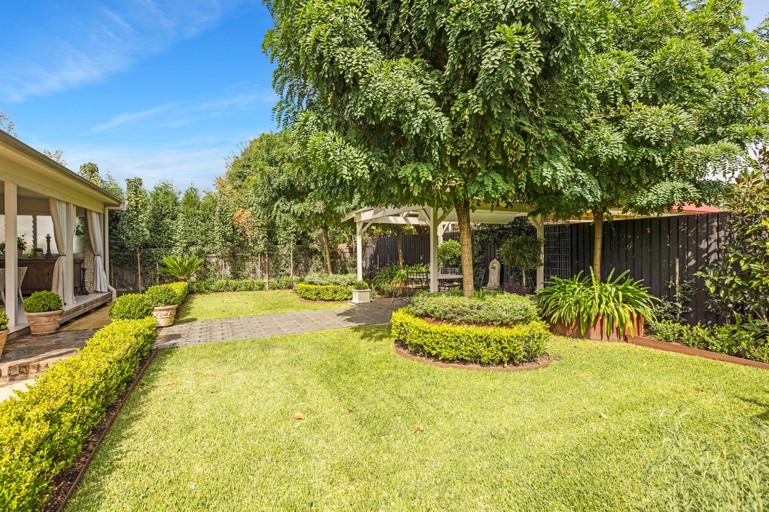 9 The Avenue LORN 32