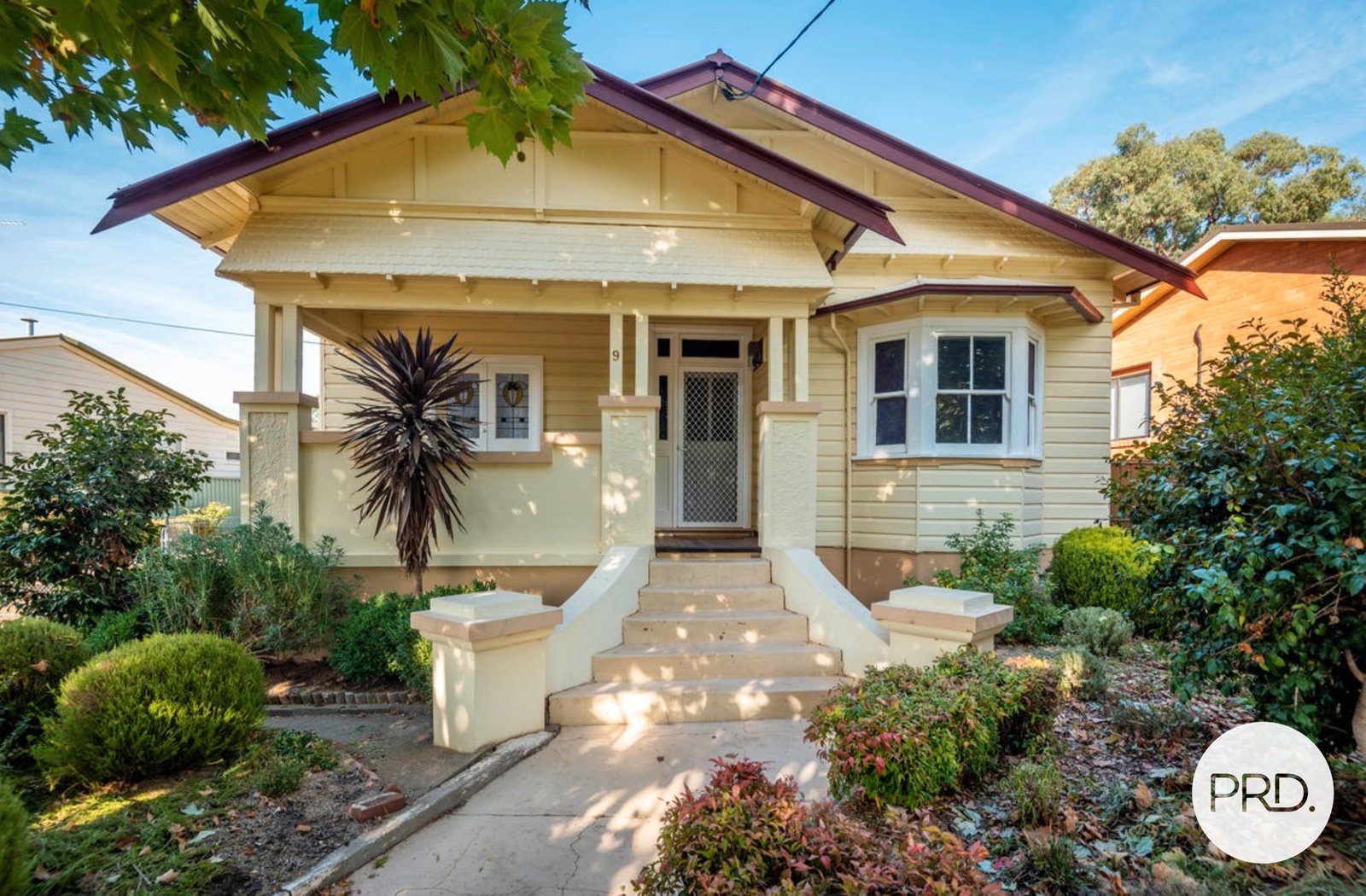 9 The Crescent QUEANBEYAN 1