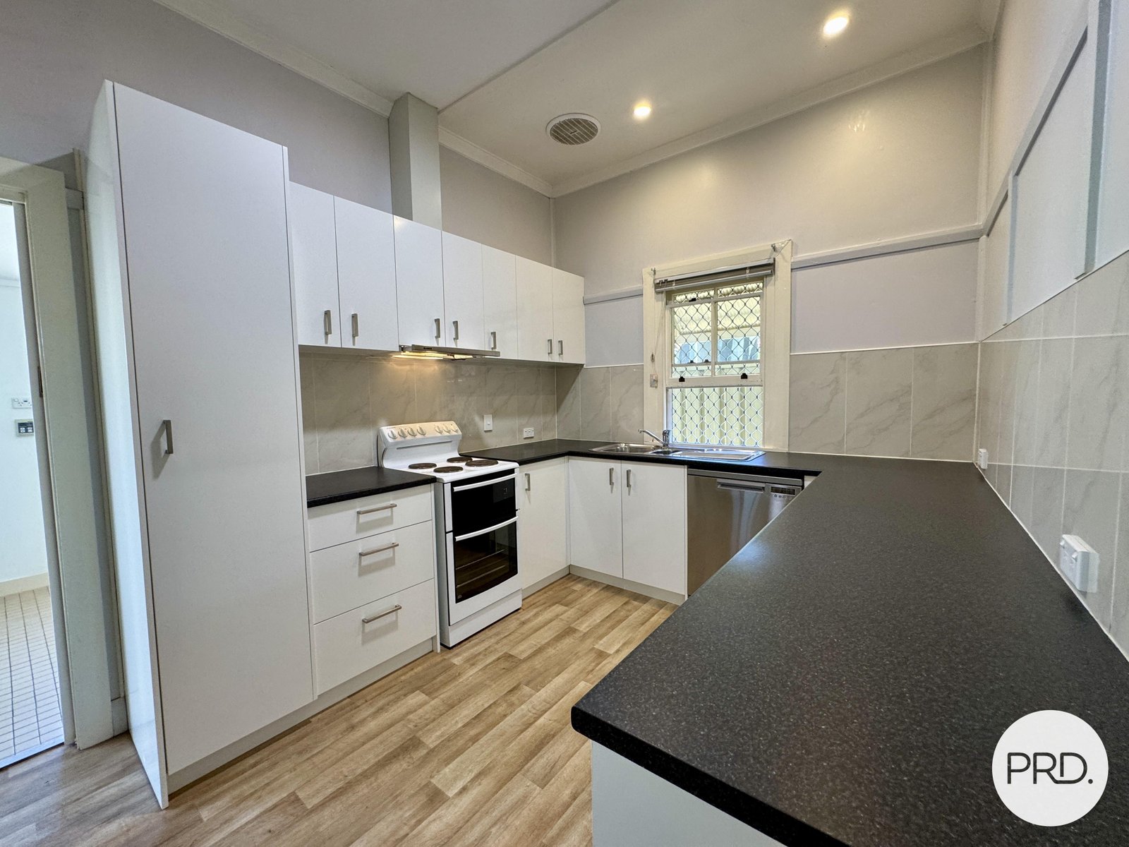 9 The Crescent QUEANBEYAN 7