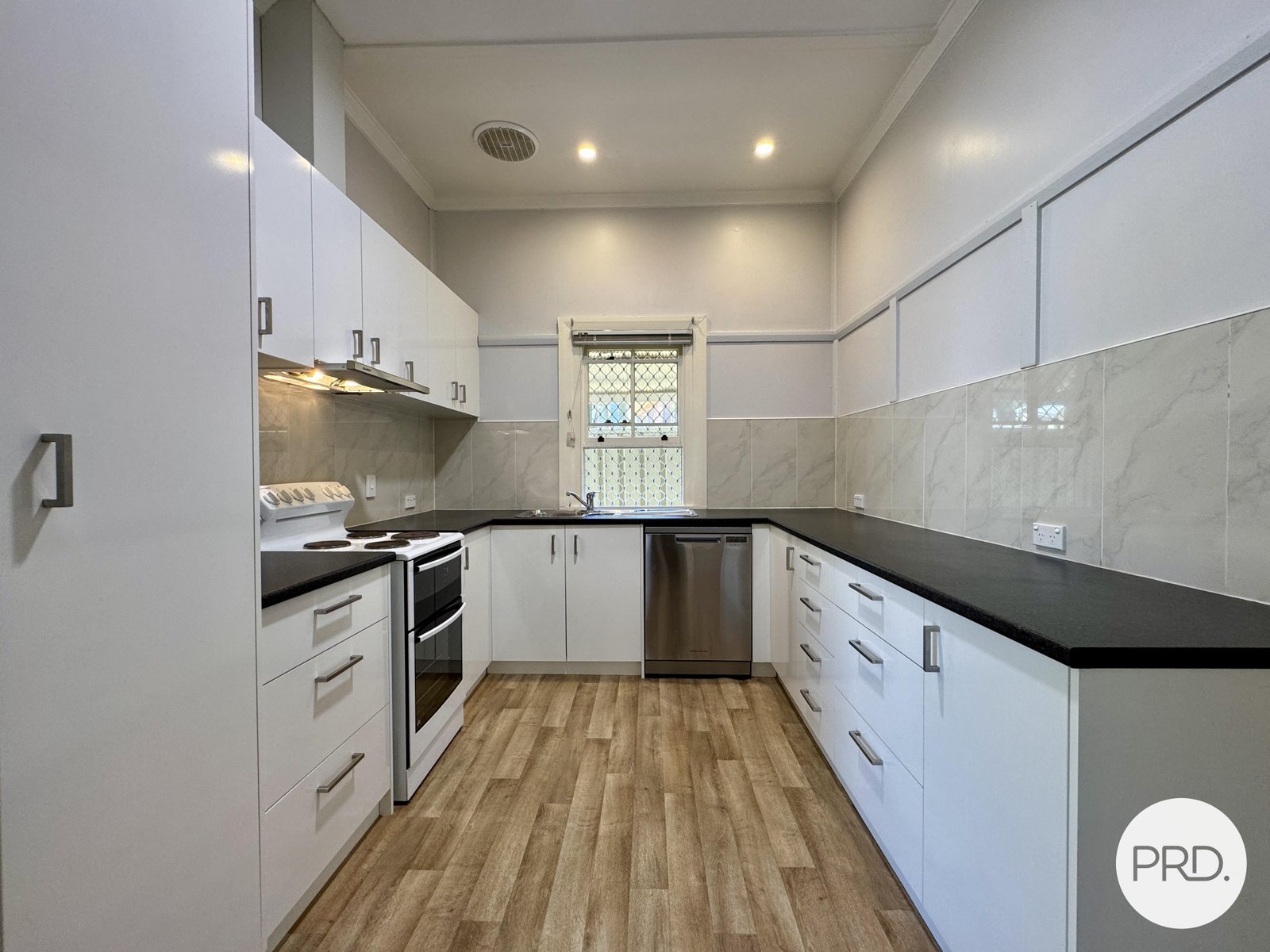 9 The Crescent QUEANBEYAN 8