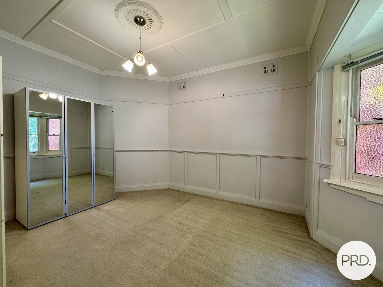 9 The Crescent QUEANBEYAN 14