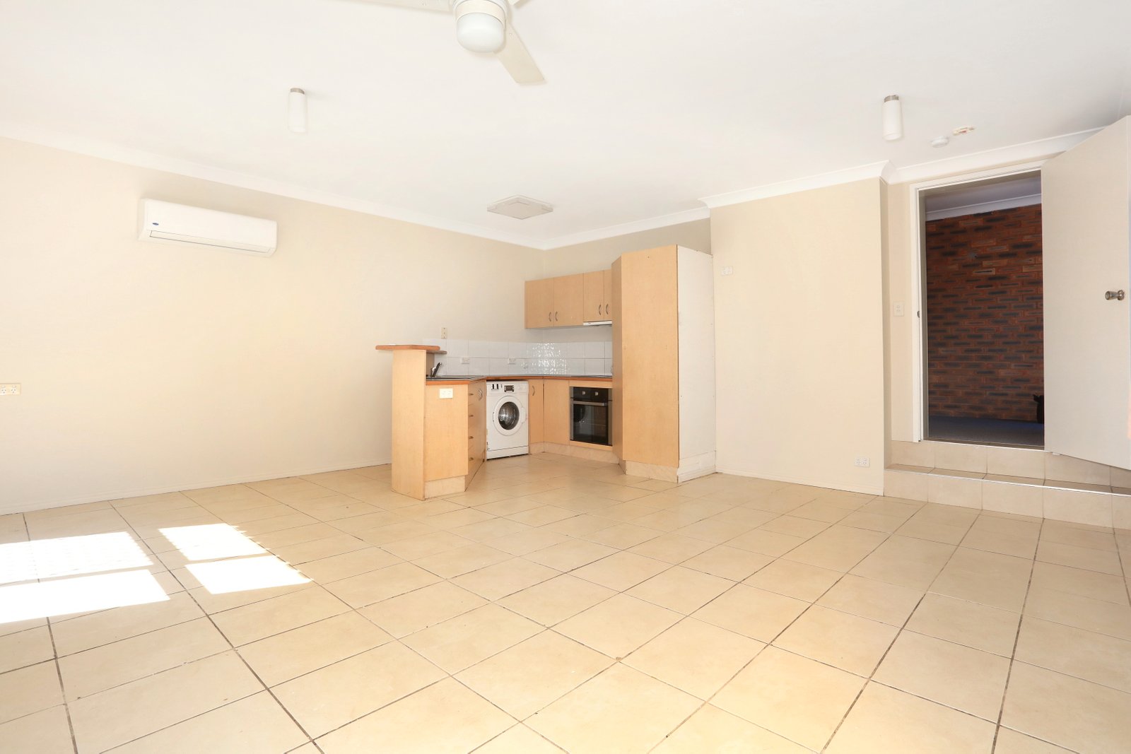 9 Theodore Place MOLENDINAR 4