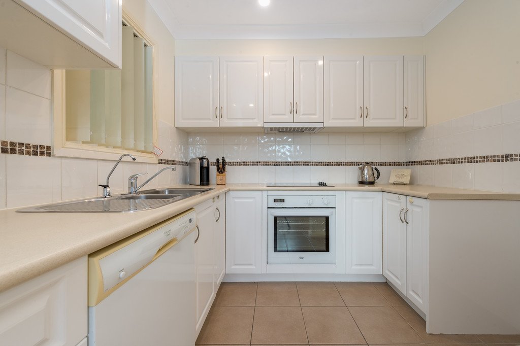 9 Thomas Street LAKE ILLAWARRA 3