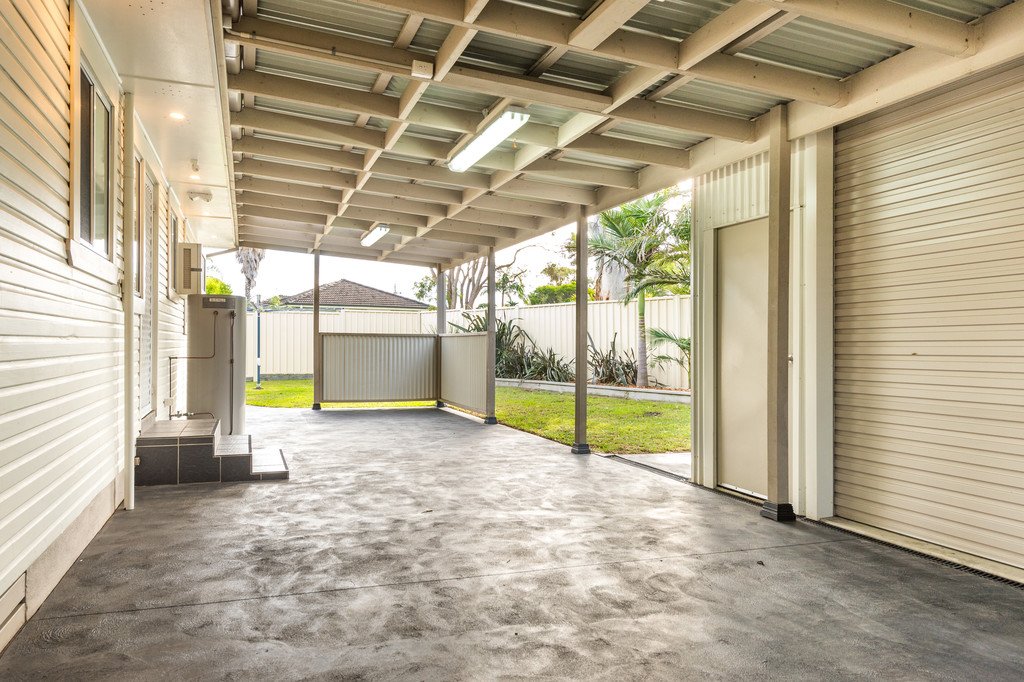 9 Thomas Street LAKE ILLAWARRA 7