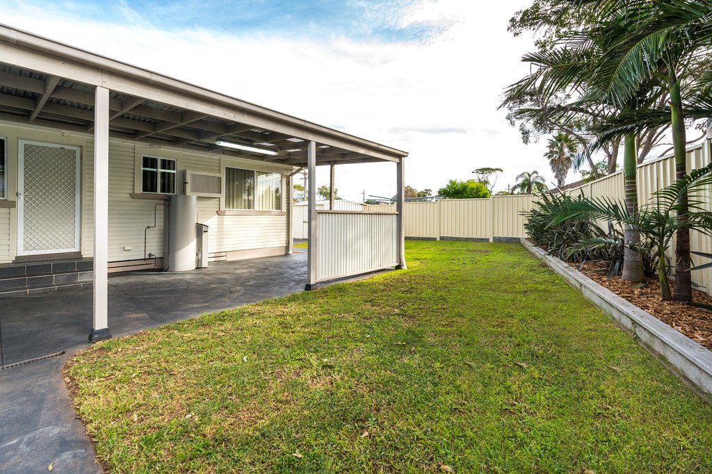 9 Thomas Street LAKE ILLAWARRA 8