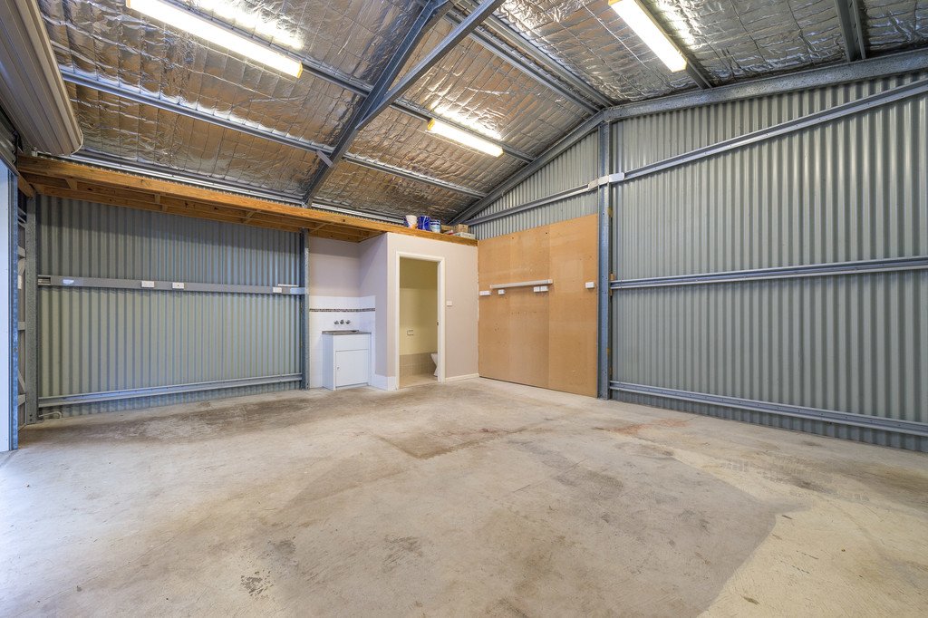 9 Thomas Street LAKE ILLAWARRA 9