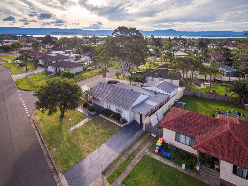 9 Thomas Street LAKE ILLAWARRA 12
