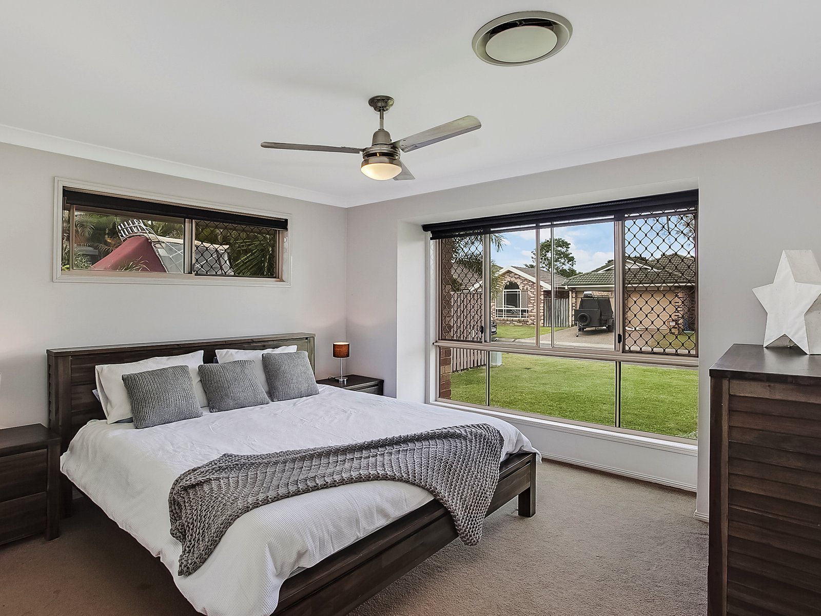 9 Thornleigh Crescent VARSITY LAKES 2