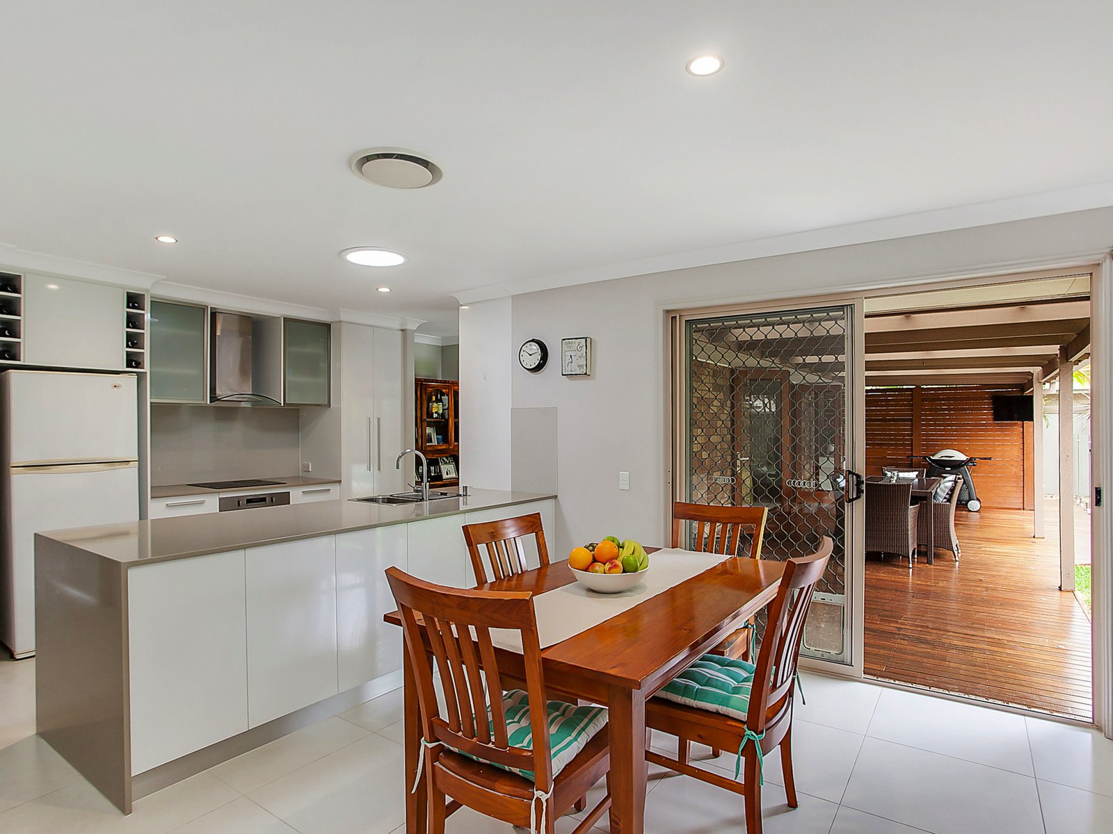 9 Thornleigh Crescent VARSITY LAKES 3