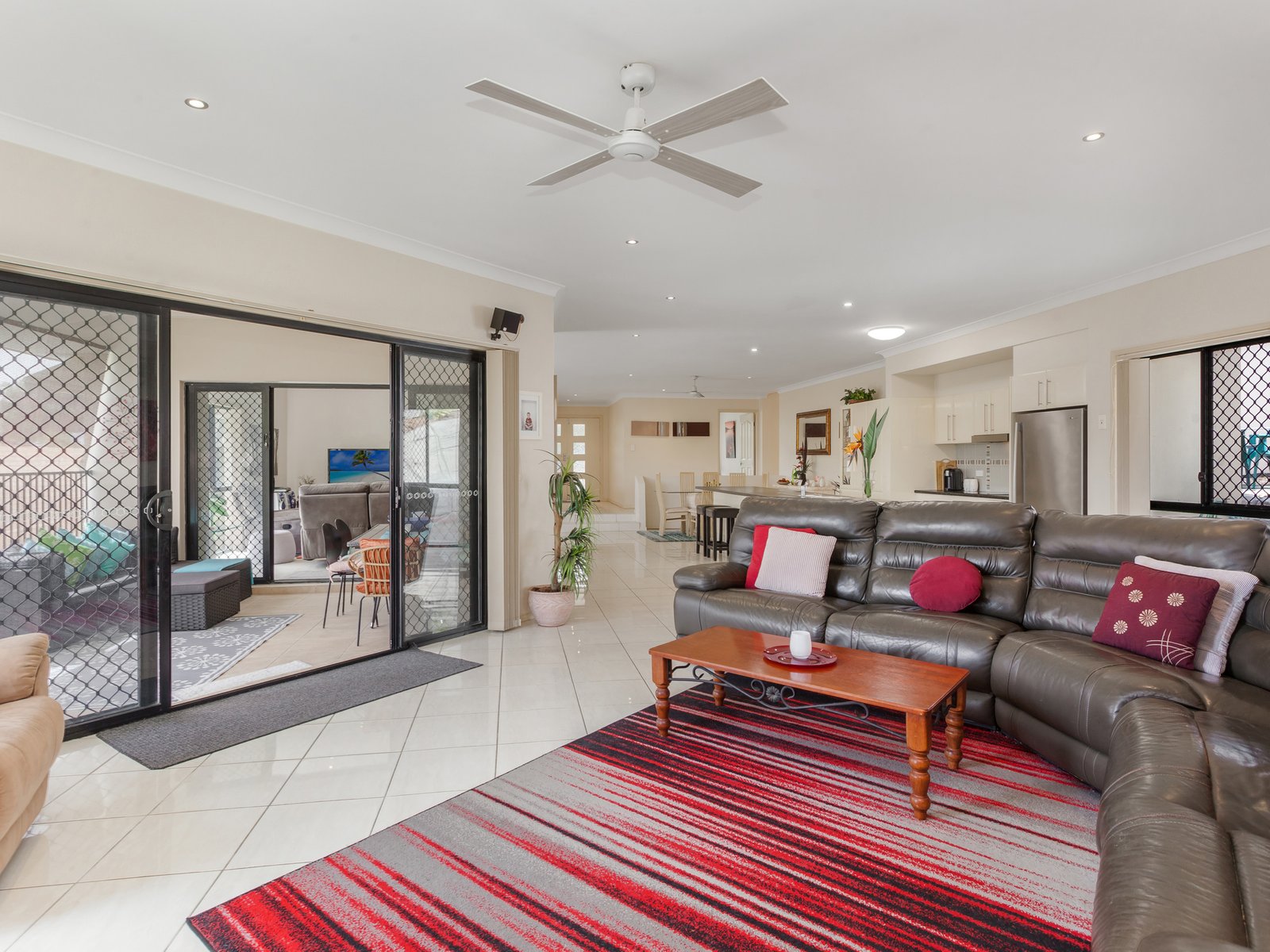 9 Tiarnna Close BURLEIGH HEADS 5