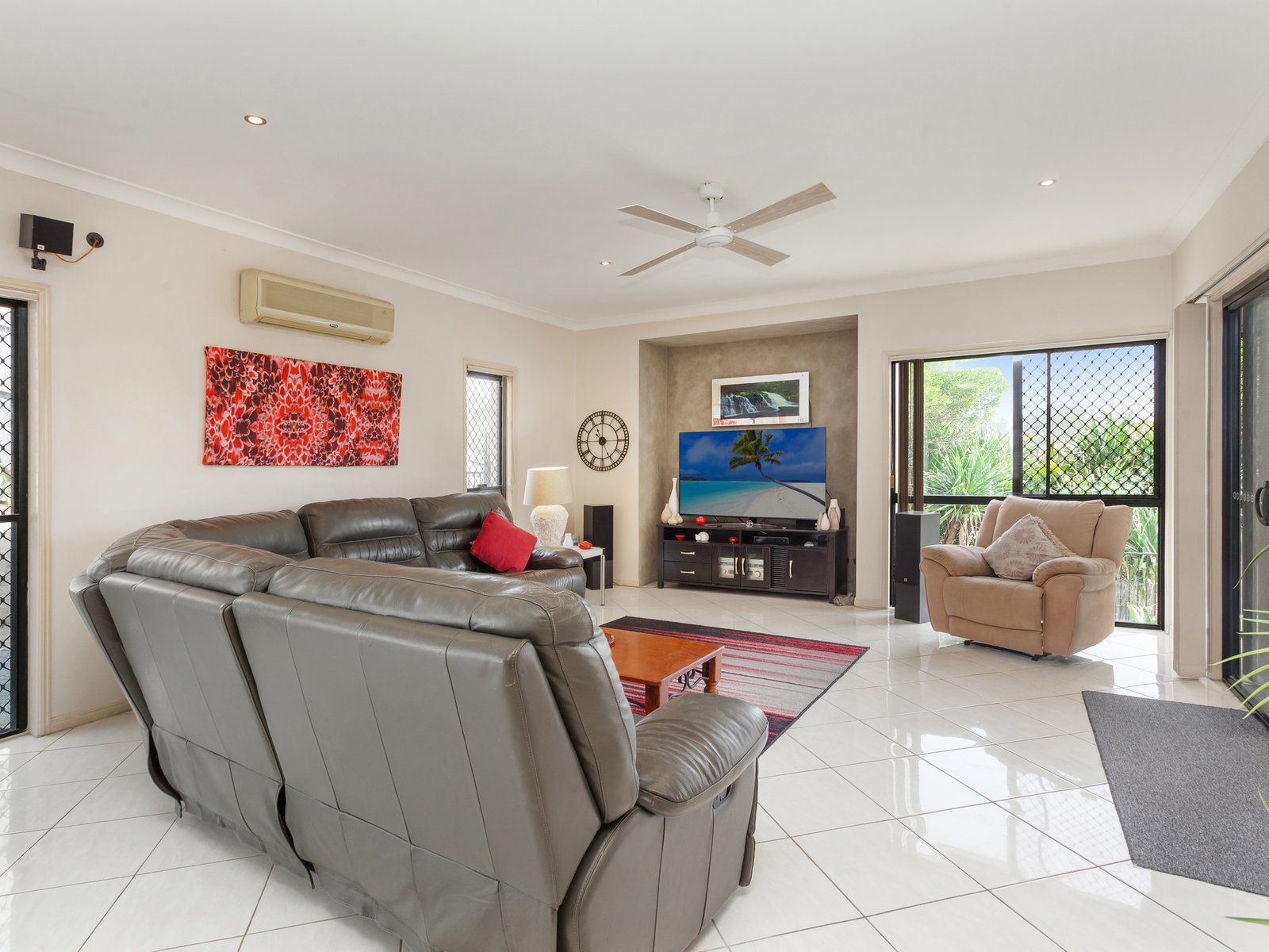 9 Tiarnna Close BURLEIGH HEADS 8