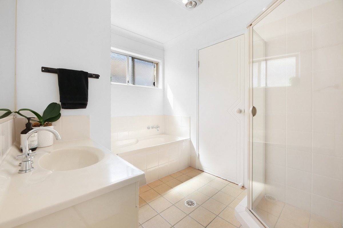9 Tillys Place Burleigh Heads 16