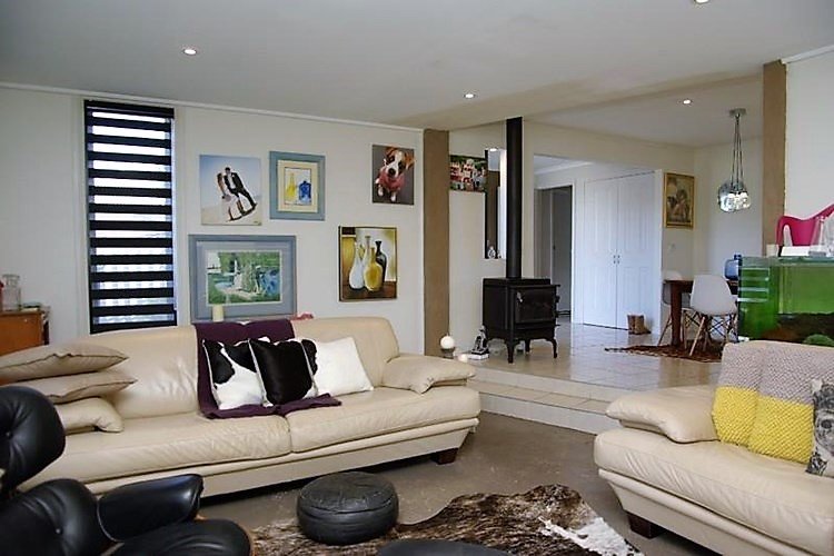 Gallery: 9 Tony Street