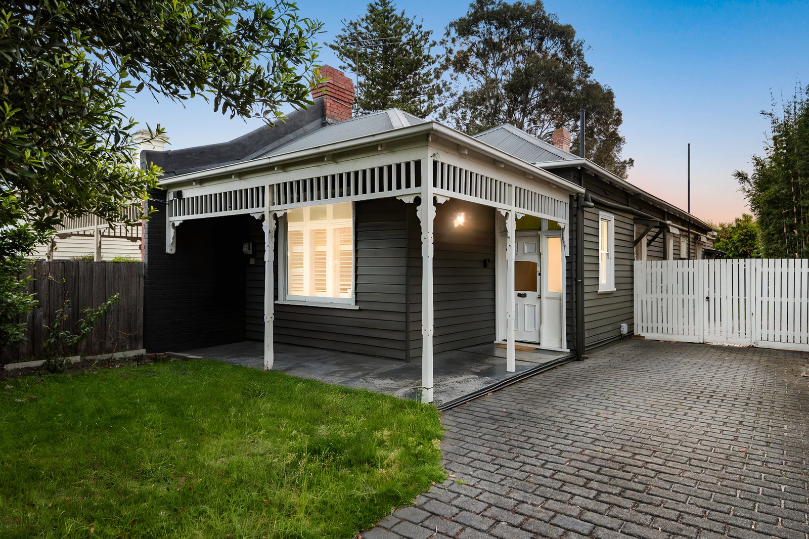 9 Tooronga Road, Malvern East, 3145