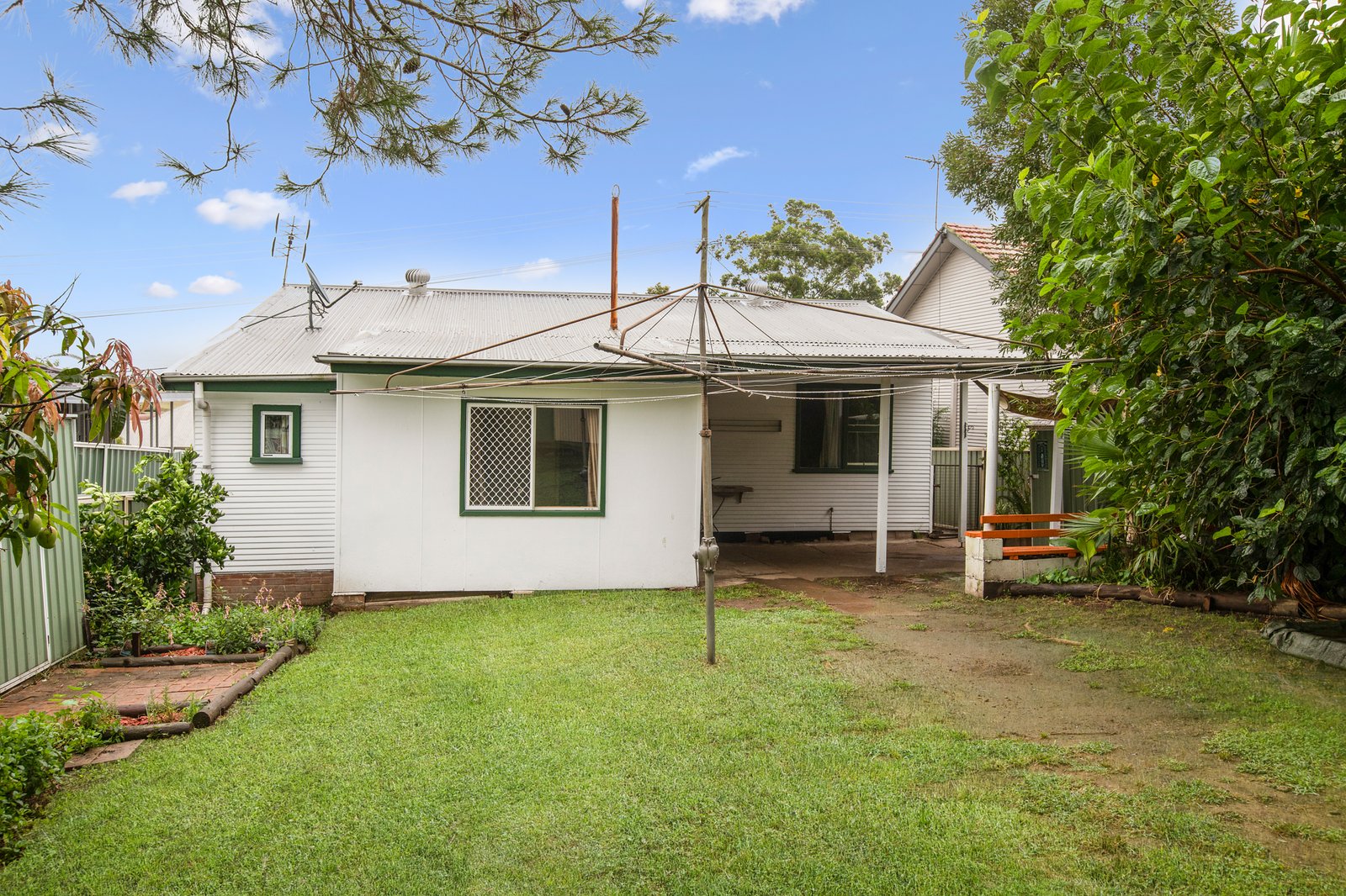 9 Trevor Street TELARAH 16