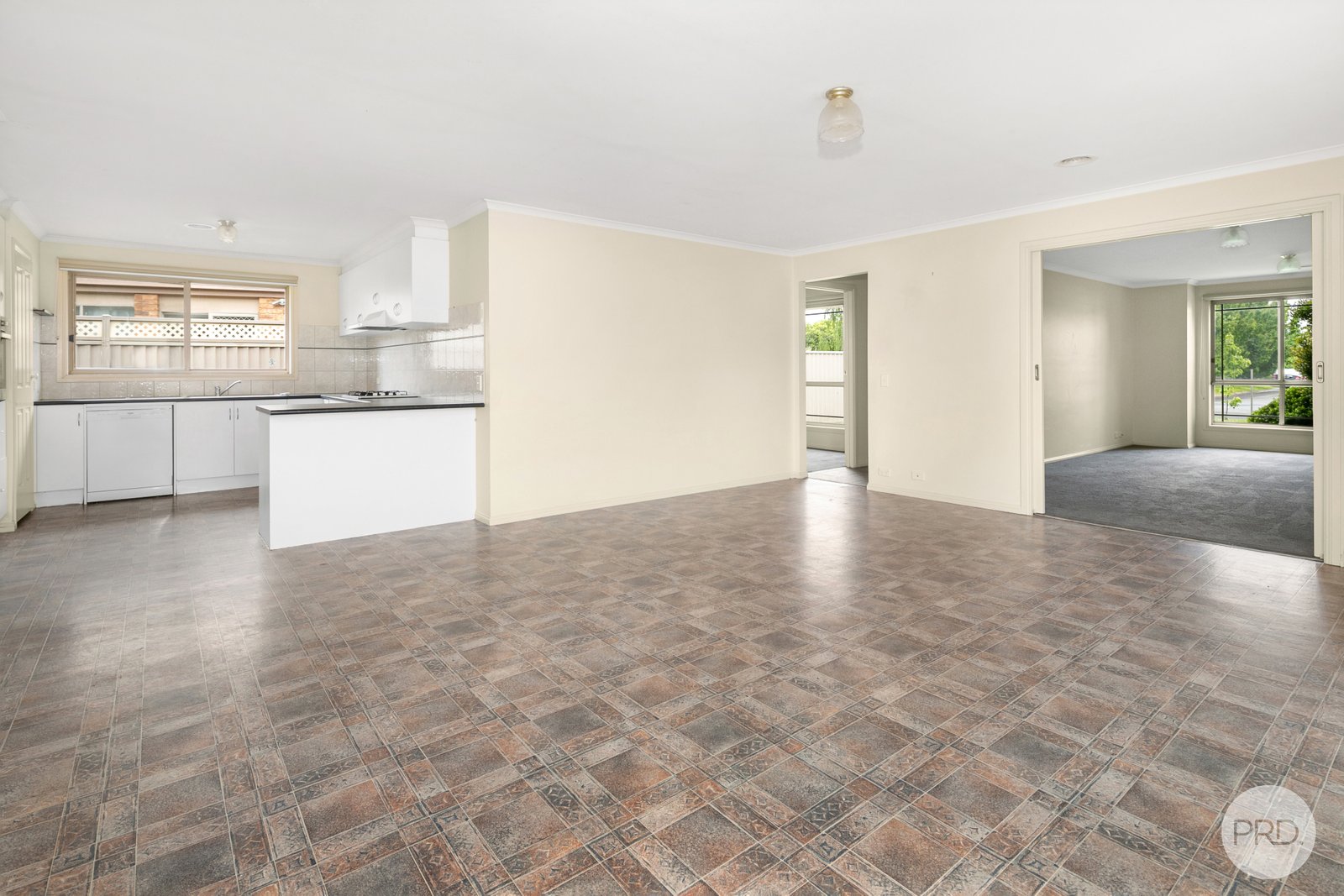 9 Tudor Avenue DELACOMBE 5