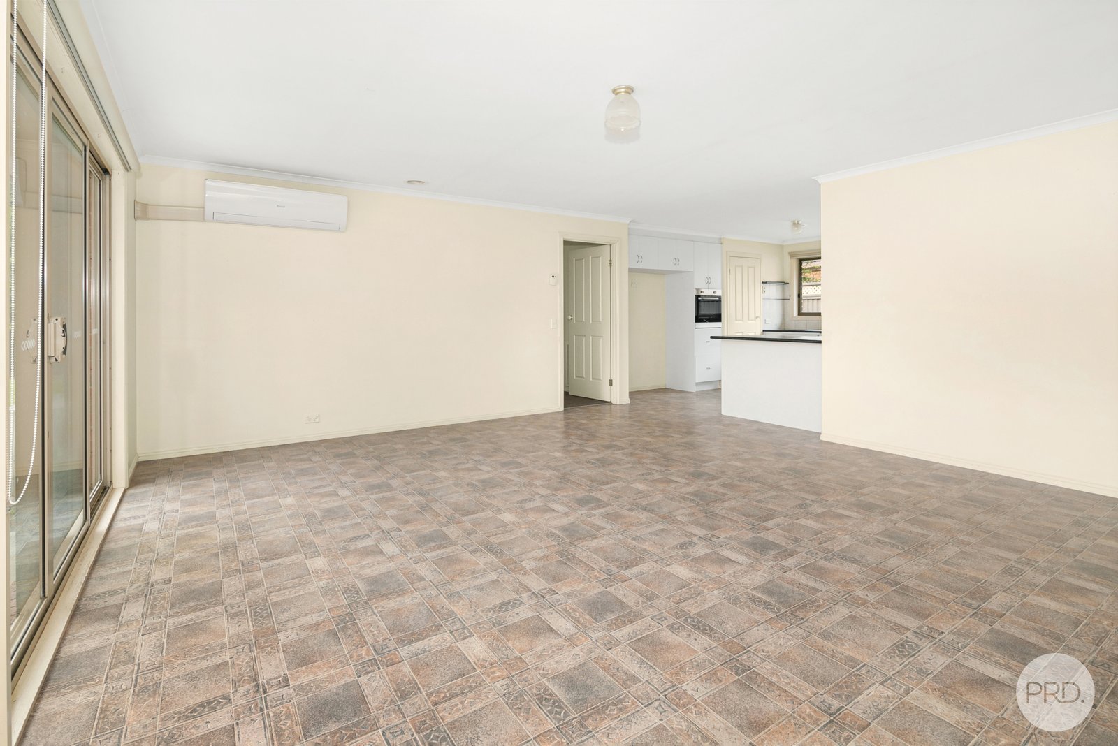 9 Tudor Avenue DELACOMBE 6